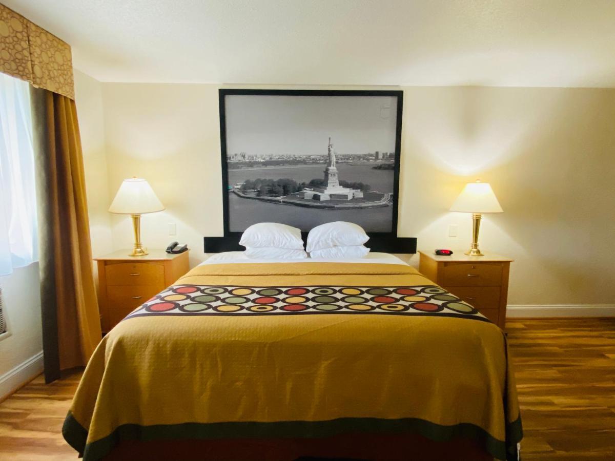 Super 8 By Wyndham Anderson/Clemson Area Motel Екстериор снимка