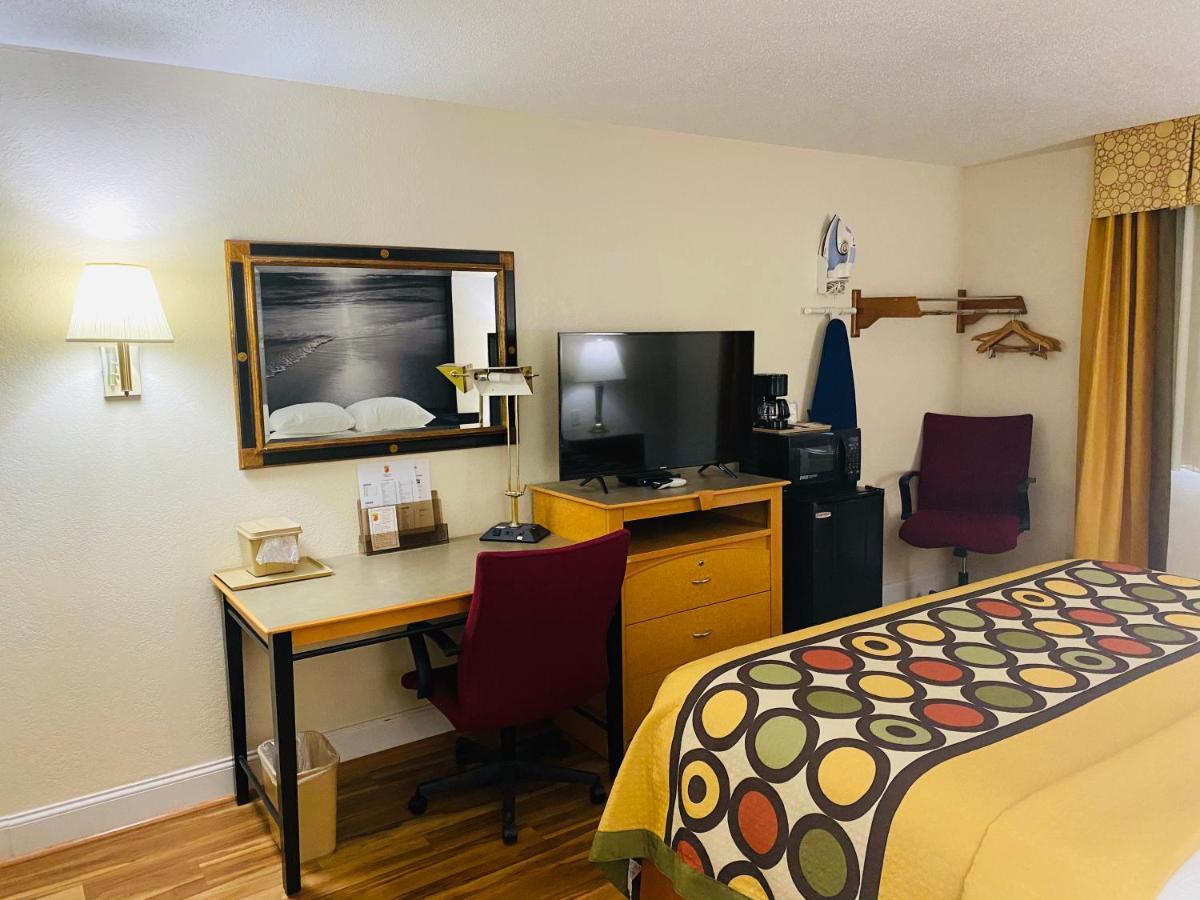 Super 8 By Wyndham Anderson/Clemson Area Motel Екстериор снимка