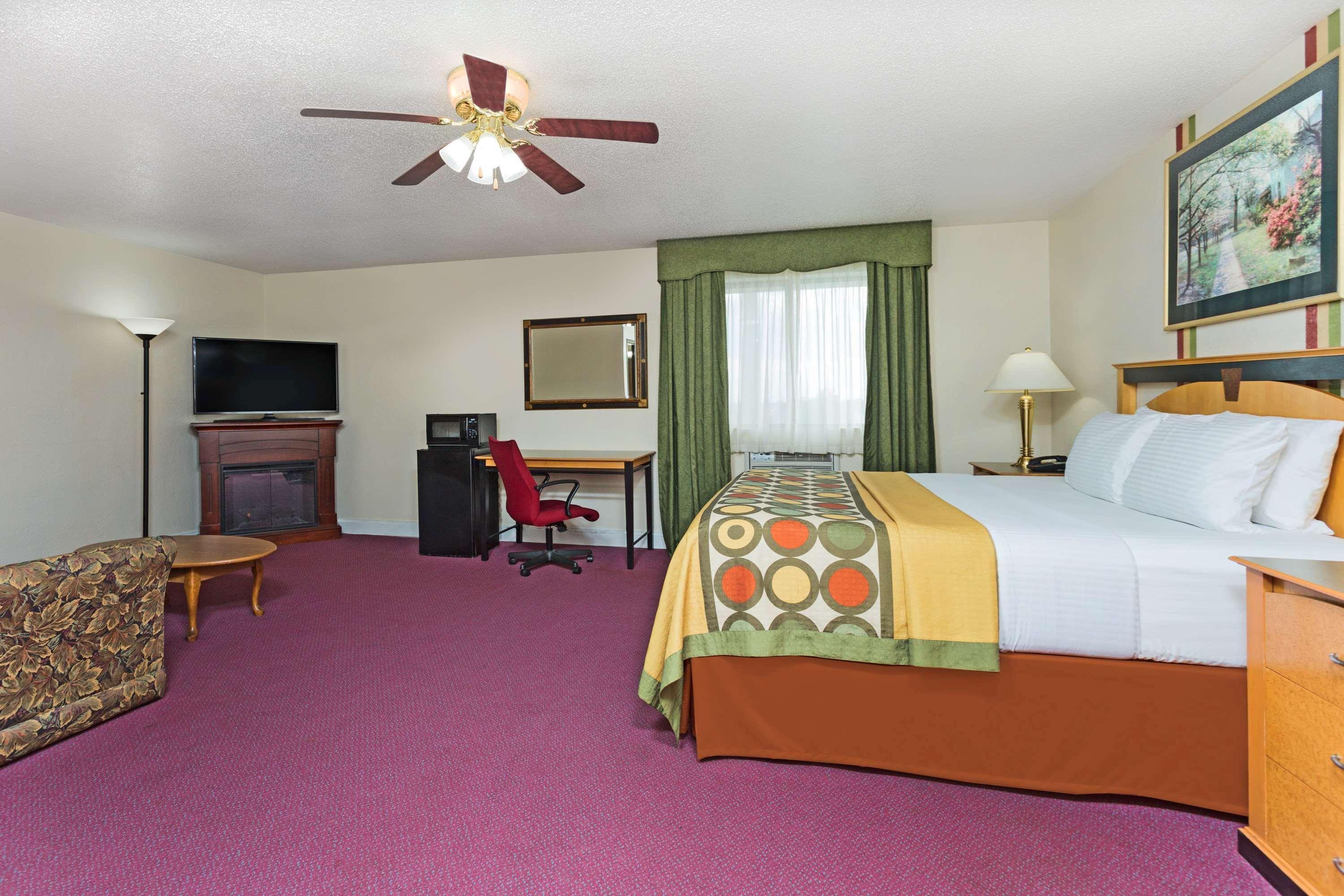 Super 8 By Wyndham Anderson/Clemson Area Motel Екстериор снимка