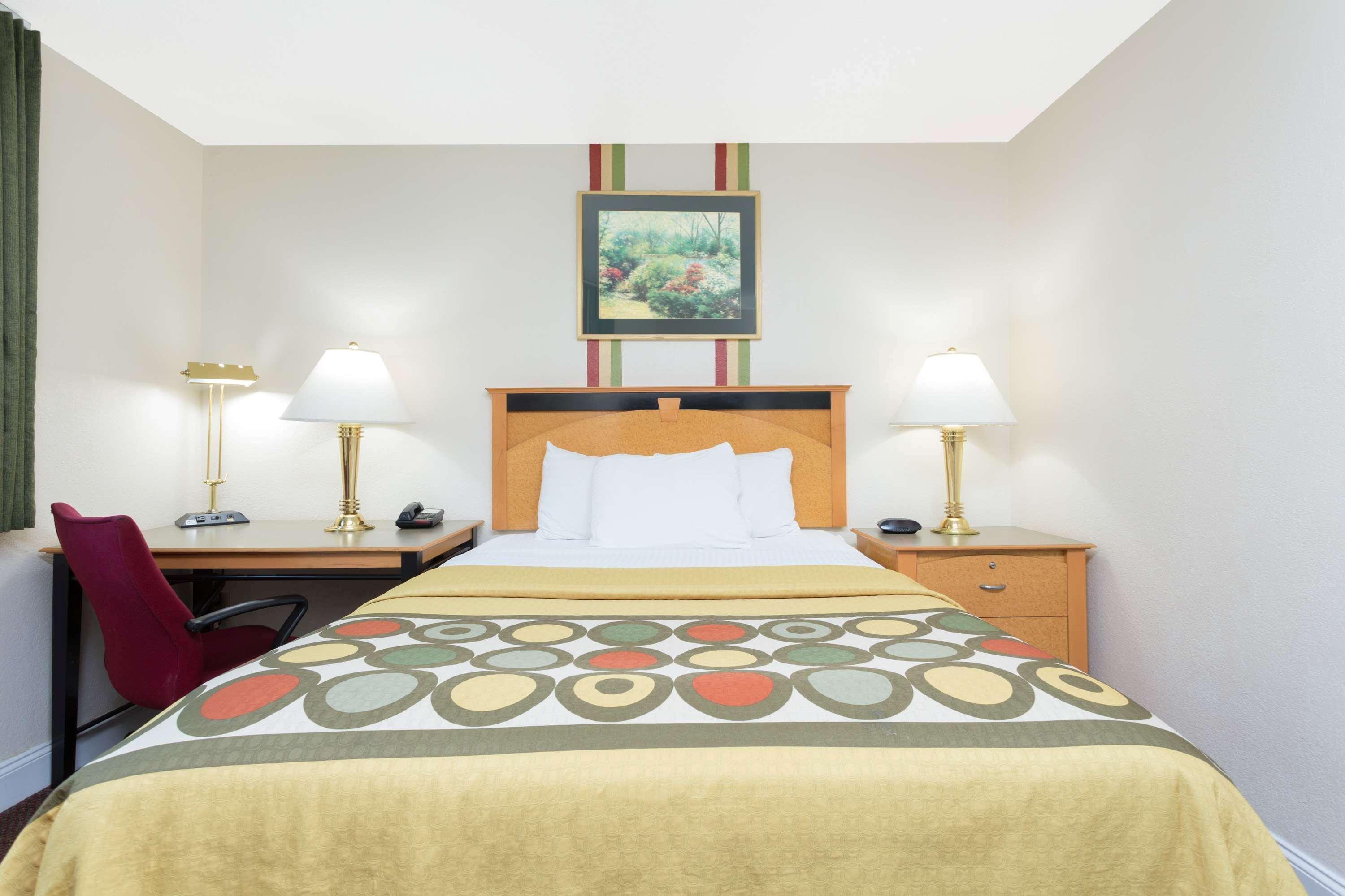 Super 8 By Wyndham Anderson/Clemson Area Motel Екстериор снимка