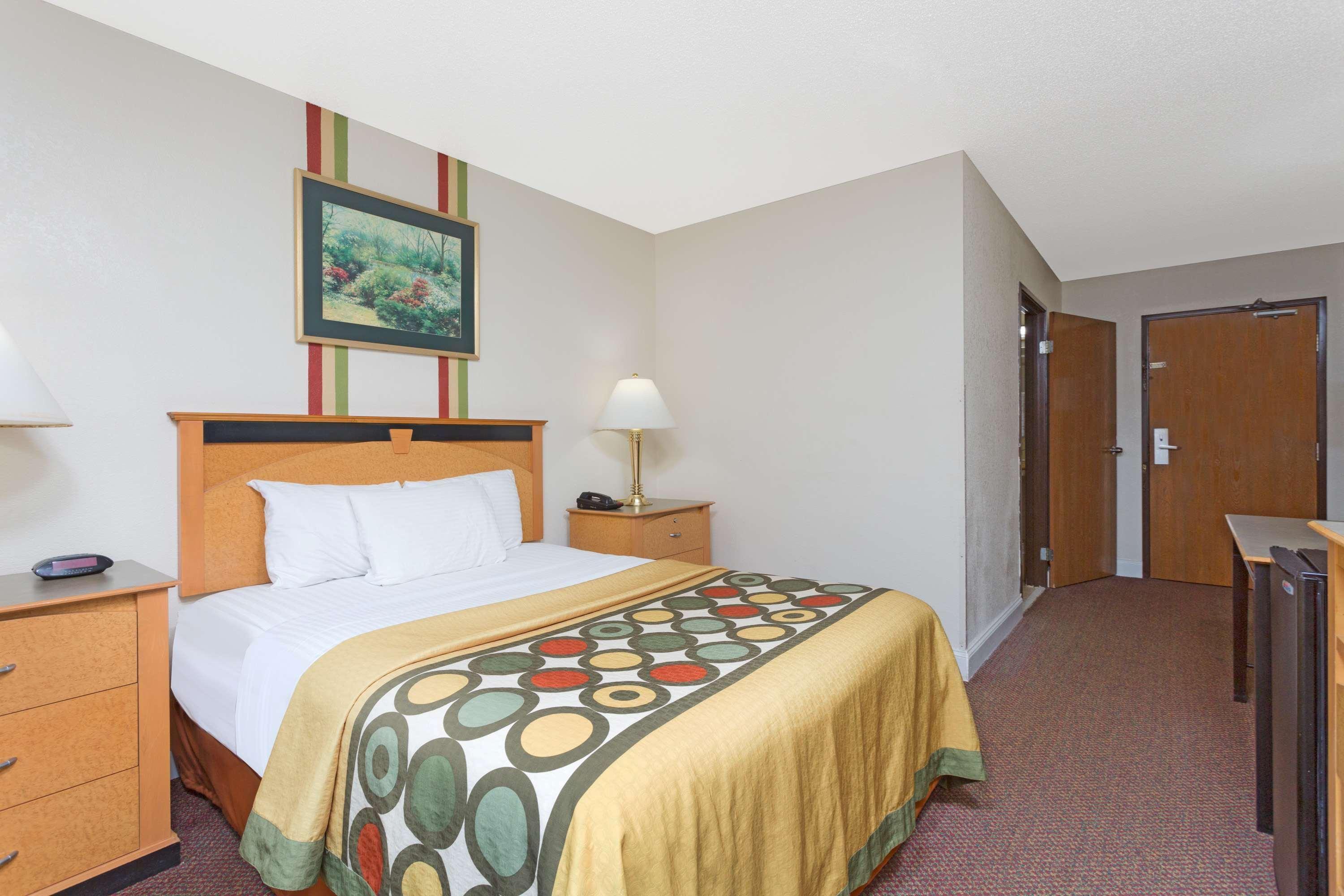 Super 8 By Wyndham Anderson/Clemson Area Motel Екстериор снимка