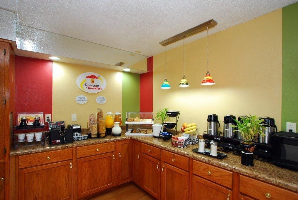 Super 8 By Wyndham Anderson/Clemson Area Motel Ресторант снимка